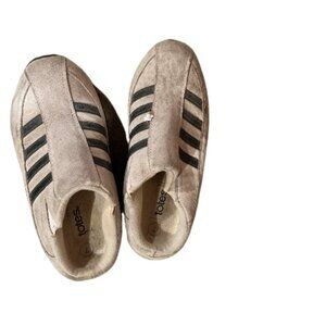 Size 7 off white and black Totes sneaker clogs. Brushed suede like